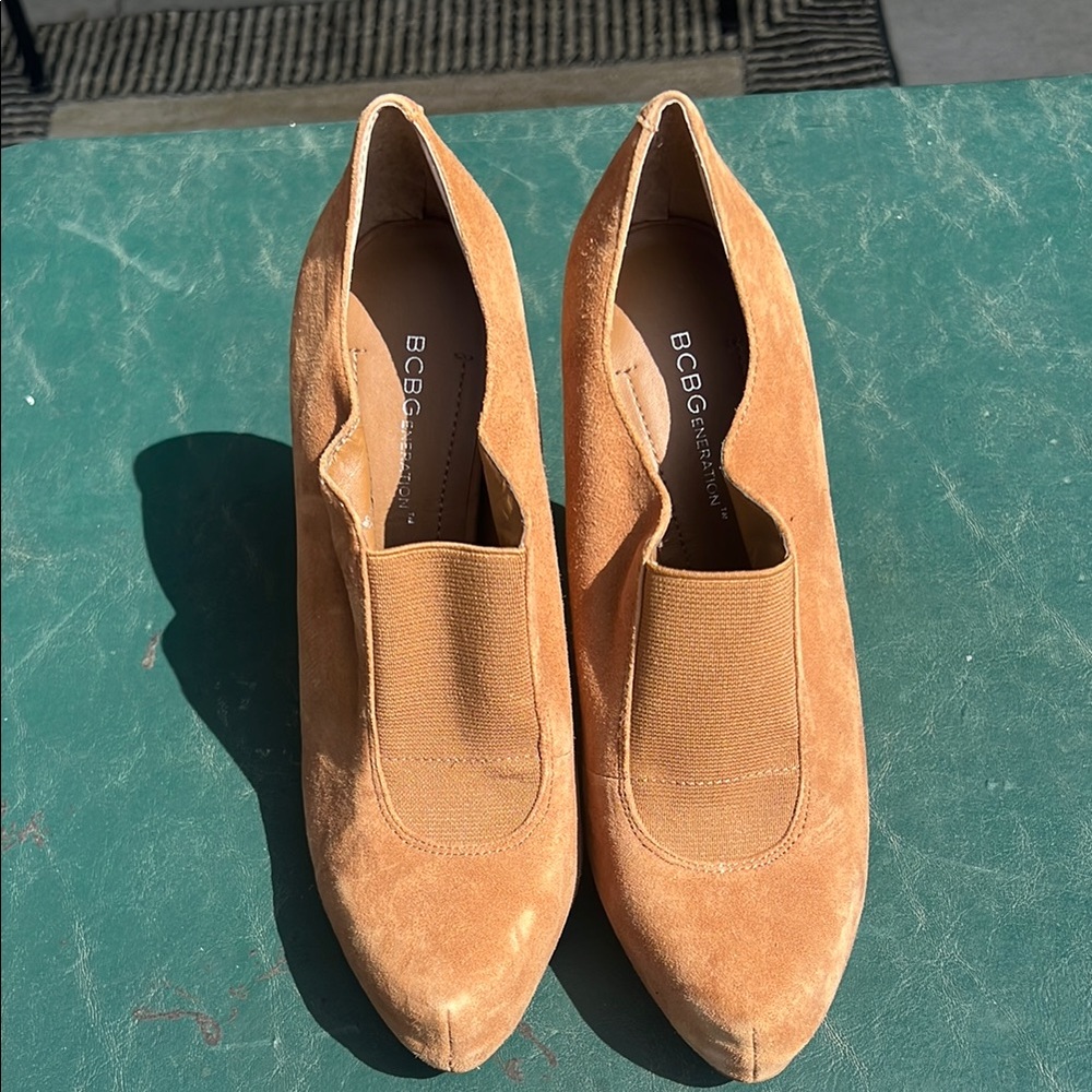 BCB Women's Tan Suede Shoes